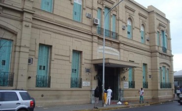 Un joven fue asesinado mientras esperaba el colectivo