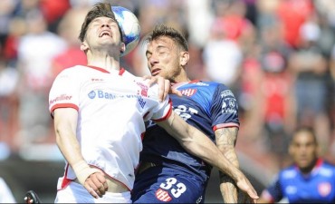 Uni&oacute;n se trajo un buen punto en su visita a Parque Patricios