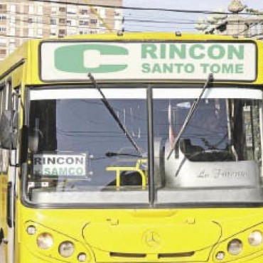 Se negó a pagar el boleto de colectivo y agredió al chofer