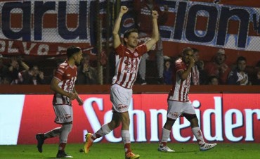 Uni&oacute;n humill&oacute; a Olimpo y trep&oacute; al segundo puesto de la tabla