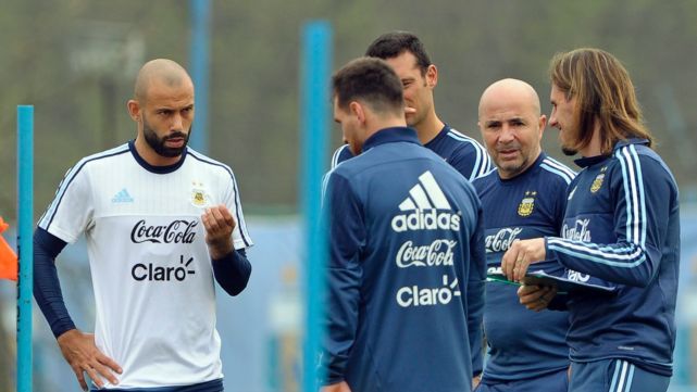 Sampaoli vuelve a apostar al esquema ultraofensivo para ir al Mundial