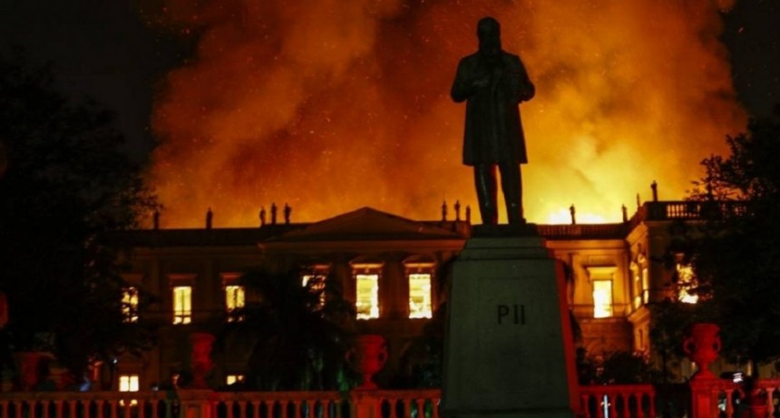 Un incendio destruy&oacute; el Museo Nacional de R&iacute;o de Janeiro