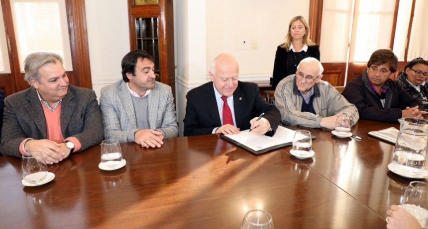 Nuevo convenio con el movimiento Los Sin Techo para construir viviendas