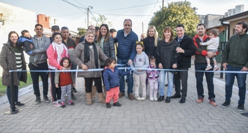Inauguraron la cuadra 183 de pavimento articulado