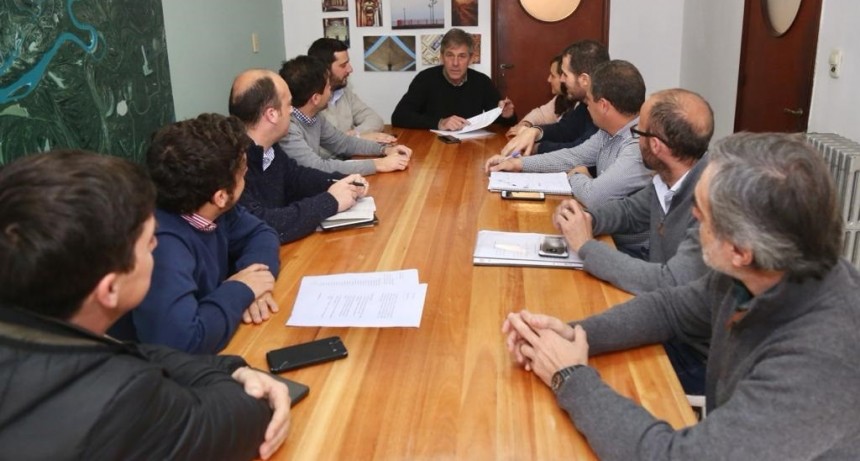 Emilio Jat&oacute;n y su equipo analizaron la deuda de la Municipalidad