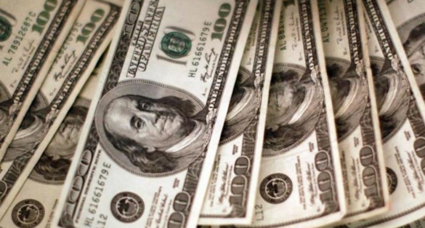 Gastos en d&oacute;lares con tarjeta se incluir&aacute;n en el tope de US$ 200 mensuales