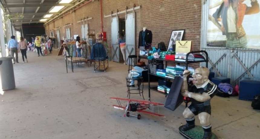 Protesta a cielo abierto de los comerciantes del shopping santafesino