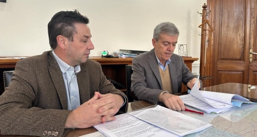 La Provincia firm&oacute; nuevos convenios en el marco del programa de financiamiento para municipios y comunas