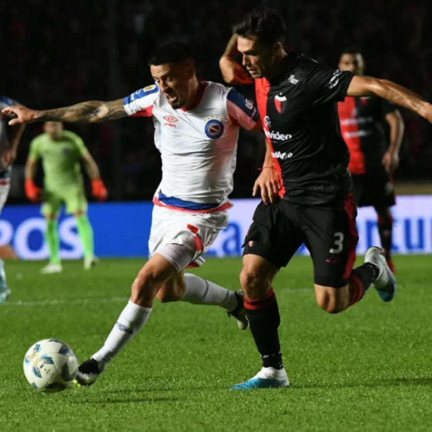 Colón de Santa Fe se lo dio vuelta a Argentinos Juniors y salió del fondo