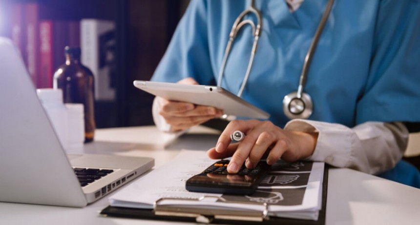 M&eacute;dicos fijan un &ldquo;bono adicional&rdquo; para consultas de $6000