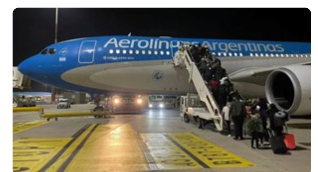 Aerolíneas Argentinas ofrecerá vuelos nocturnos a bajo costo