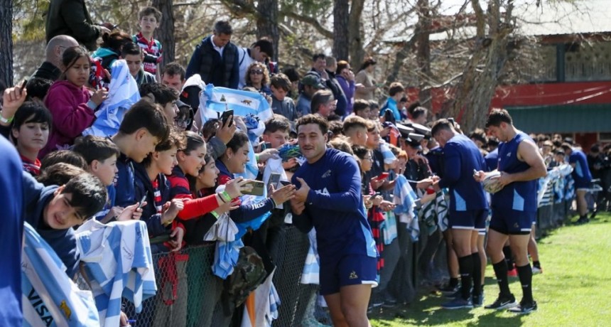 Una multitud dijo presente en la pr&aacute;ctica abierta de Los Pumas en la cancha de CRAI