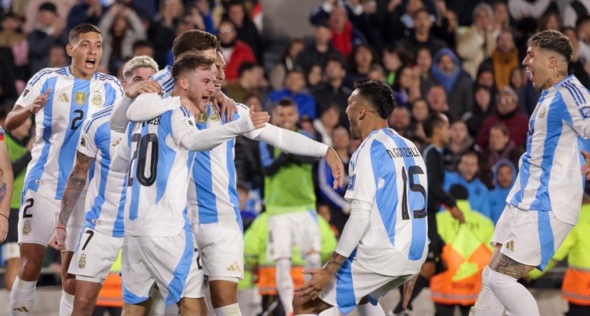 Argentina gole&oacute; a Chile en el &ldquo;Monumental&rdquo; y afianza su liderazgo