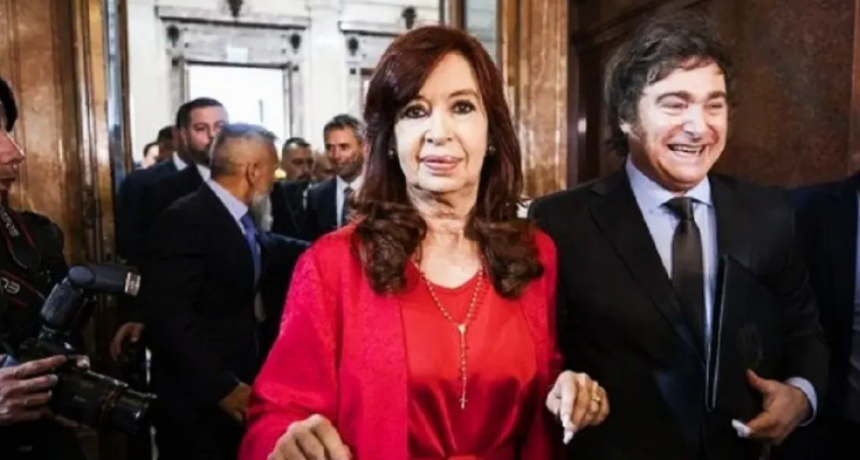 Cristina Kirchner y un mensaje a Milei: "Ten&eacute;s tiempo y lo dedic&aacute;s a boludear en las redes"