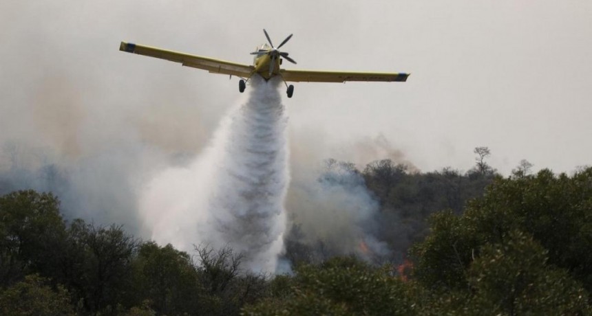 Tres incendios siguen activos en C&oacute;rdoba: contin&uacute;a el trabajo de bomberos