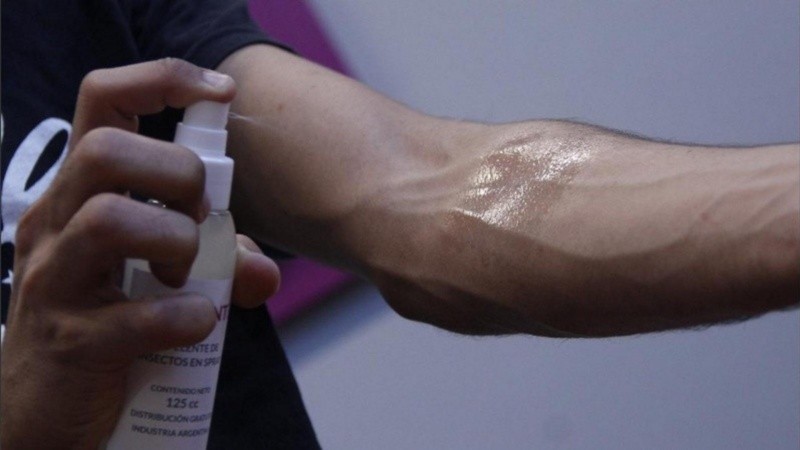 Vinieron los mosquitos y ya hay demanda de repelentes en farmacias: precios y opciones