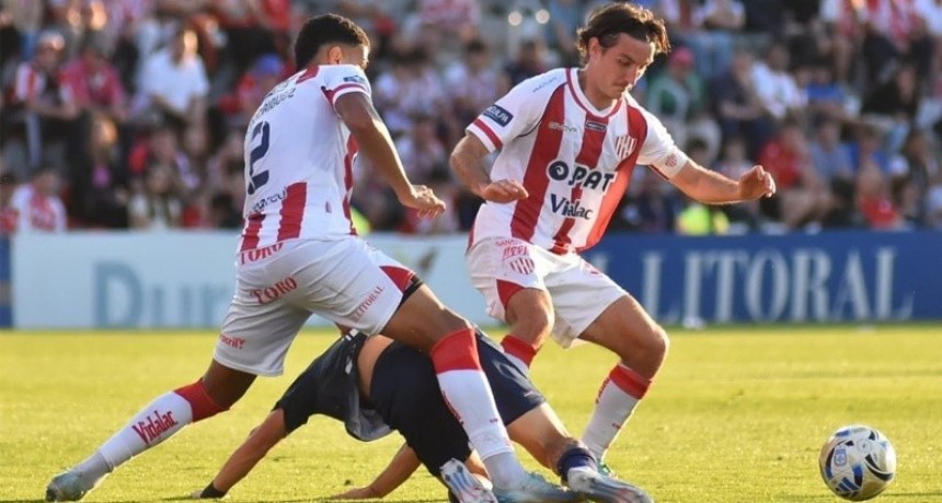 Uni&oacute;n de Santa Fe empat&oacute; con Independiente Rivadavia y lleg&oacute; a la cima de su grupo