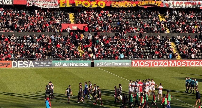 Col&oacute;n salv&oacute; la categor&iacute;a con un pobre empate ante Mor&oacute;n