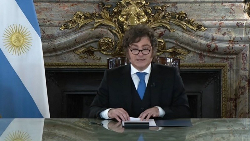 Milei anunci&oacute; proyectos para reforzar el reclamo argentino por Malvinas y la creaci&oacute;n de una base naval