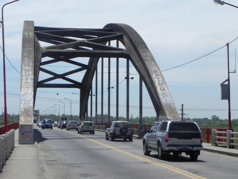 Nuevos desv&iacute;os en el acceso al Puente Carretero desde este jueves