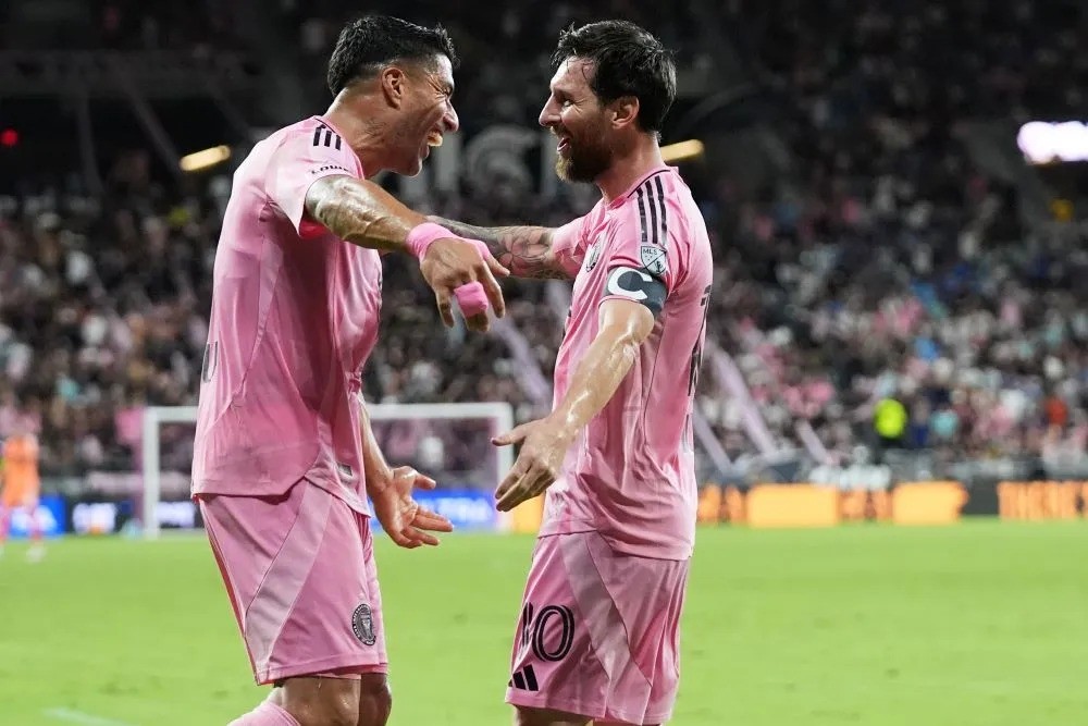 Messi alcanz&oacute; los 100 goles con Inter Miami y los sac&oacute; campeones