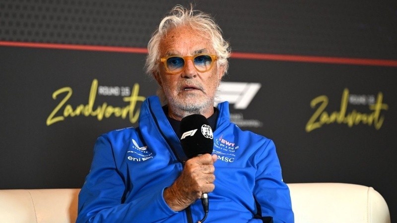 "Si esto sigue as&iacute;...": la advertencia de Briatore por las cr&iacute;ticas de fan&aacute;ticos de Colapinto contra Gasly
