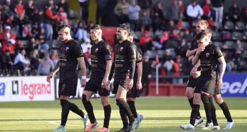 Los importantes los pierde todos: Col&oacute;n cay&oacute; 2-1 ante Deportivo Mor&oacute;n
