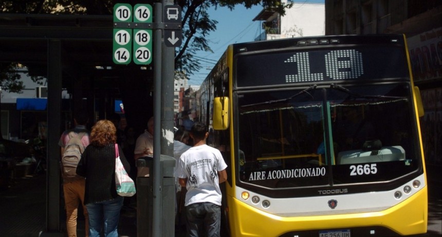 Colectivos en Santa Fe: UTA se declar&oacute; en estado de alerta y asamblea permanente en medio de negociaciones salariales