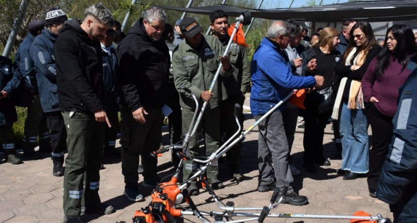 Presentaron equipamiento para fortalecer el mantenimiento de los espacios verdes