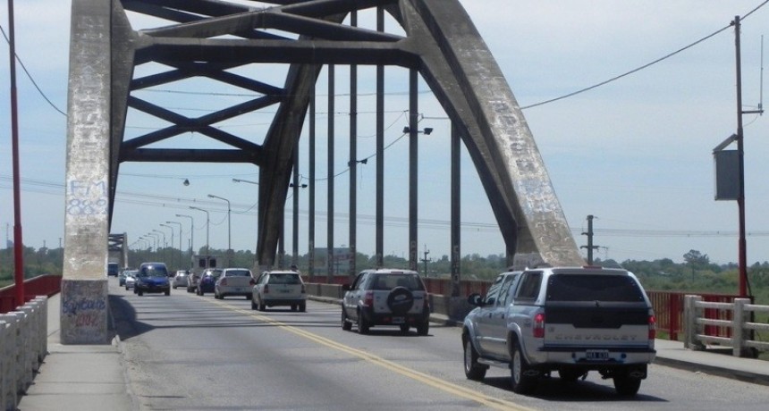 Nuevos desv&iacute;os en el acceso al Puente Carretero desde este jueves