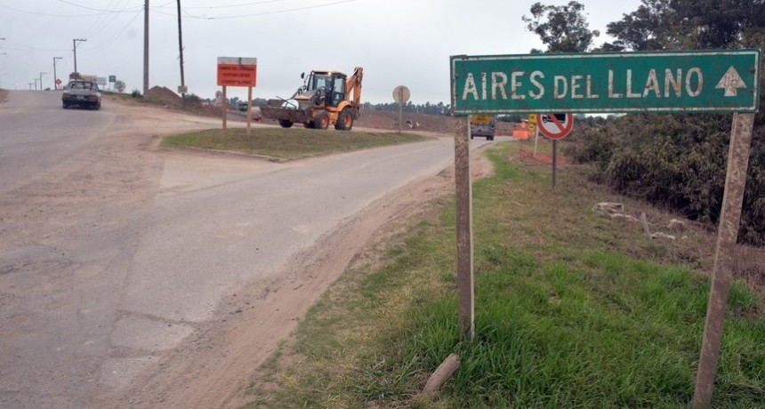 Vecinos de la zona de countries reclaman por los baches que se producen en la calzada