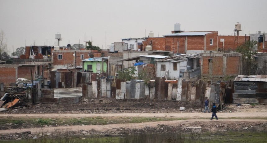 La pobreza del Gran Santa Fe alcanz&oacute; al 38,6% y se ubic&oacute; entre las cinco m&aacute;s altas del pa&iacute;s