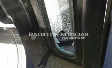 Apedrearon un colectivo de la L&iacute;nea 9... otra vez