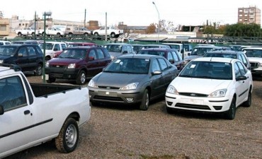 Caen las ventas y los precios de los autos usados, pero hay "optimismo" de cara al ultimo trimestre