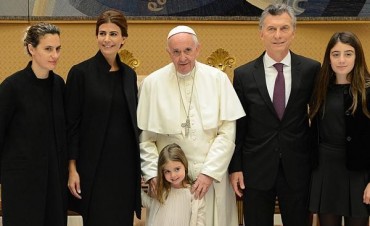 Macri se reuni&oacute; con el Papa y dijo que tuvieron "una larga charla sobre lo que pasa en la Argentina y en el mundo"