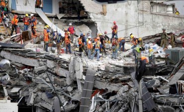 Ascienden a 360 los muertos por el terremoto en M&eacute;xico