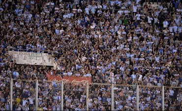 La FIFA mult&oacute; a la AFA y la advirti&oacute; por cantos homof&oacute;bicos
