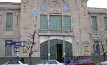 Detuvieron a tres alumnos del Industrial por querer robarse una campana