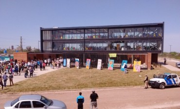 Inauguraron el primer edificio de las Escuelas de Trabajo