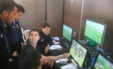 El VAR debutar&aacute; en la Copa Libertadores con River y Lan&uacute;s