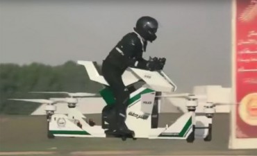 Las calles de Dubai ser&aacute;n patrulladas con polic&iacute;as en motos voladoras