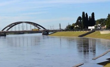 Fue rescatada una jóven que se arrojo al Río Salado en Santo Tomé