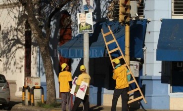 Municipalidad notificó a los partidos y realizan la remoción de propaganda