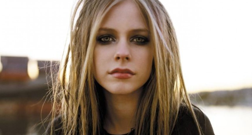 Avril Lavigne reveló su dura lucha contra una enfermedad