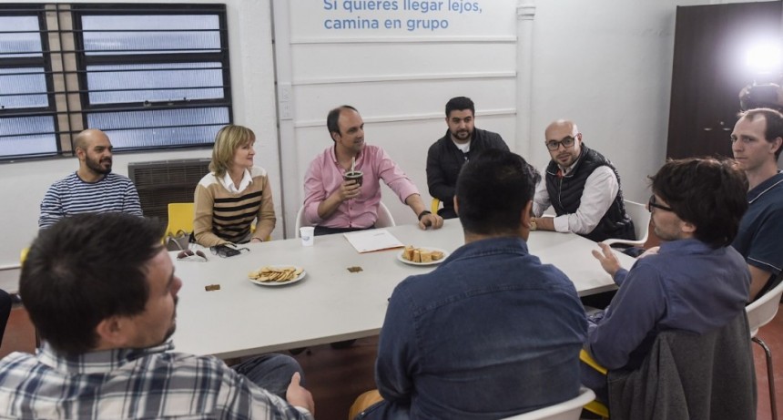 Corral se reuni&oacute; con los ganadores del Santa Fe Emprende