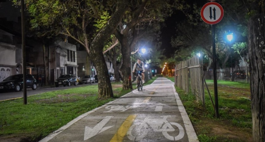 El Municipio avanza con obras de iluminaci&oacute;n en bicisendas y ciclov&iacute;as