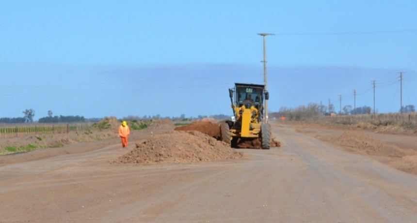 Avanza la pavimentaci&oacute;n de la ruta 10, entre G&aacute;lvez y Bernardo de Irigoyen