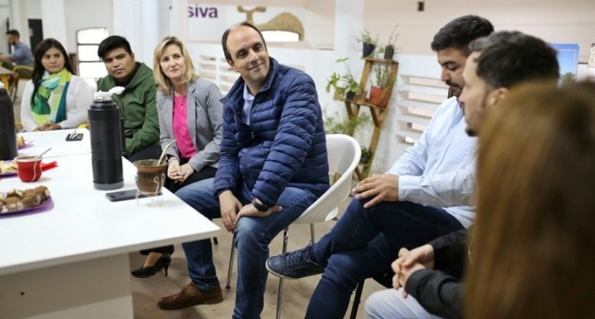 Realizaron la entrega de microcr&eacute;ditos para emprendimientos locales