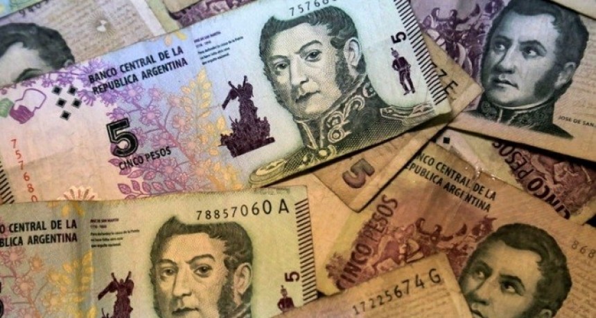 &iquest;Cu&aacute;ndo salen de circulaci&oacute;n los billetes de 5 pesos?