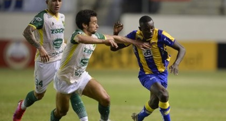 Defensa cay&oacute; con Delf&iacute;n y definir&aacute; el pase en la &uacute;ltima fecha